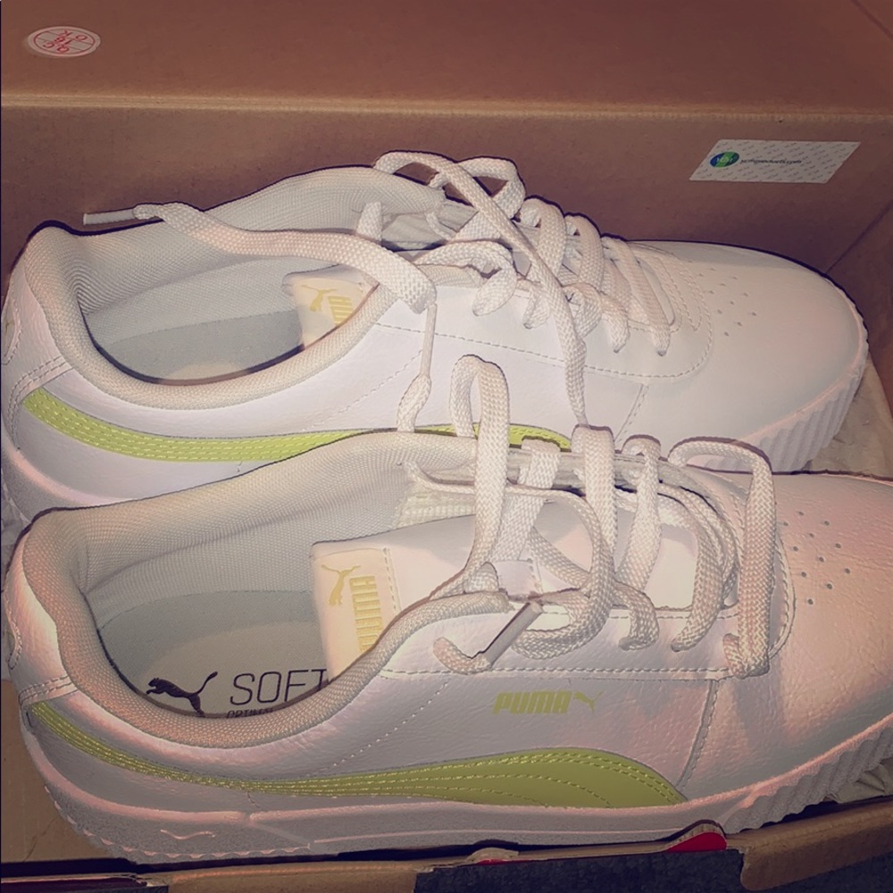 Woman’s sneakers NEW NEVER WORN